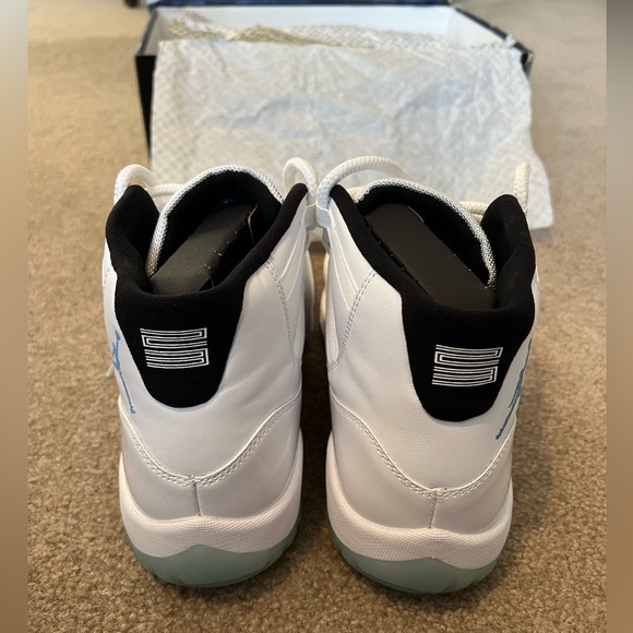 Nike Air Jordan 11 Retro - size 10.5 - Picture 5 of 7